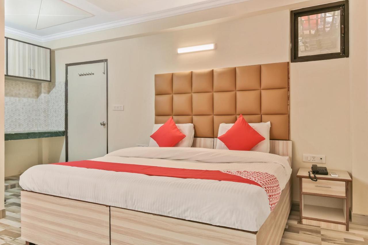Oyo Hotel Clink Нью-Делі Екстер'єр фото