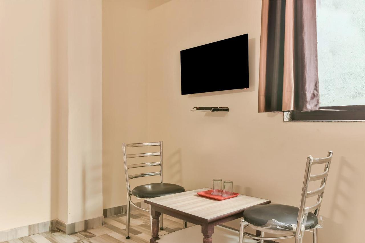 Oyo Hotel Clink Нью-Делі Екстер'єр фото