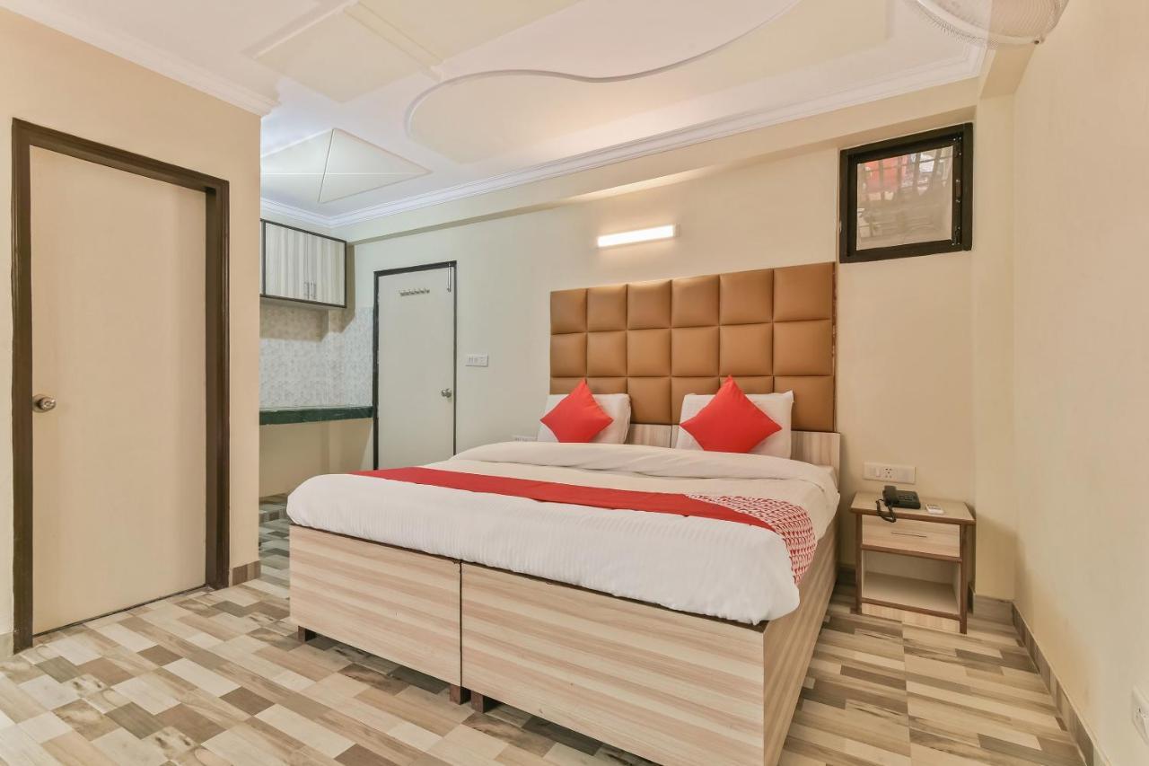 Oyo Hotel Clink Нью-Делі Екстер'єр фото