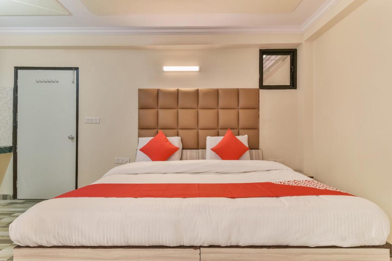 Oyo Hotel Clink Нью-Делі Екстер'єр фото